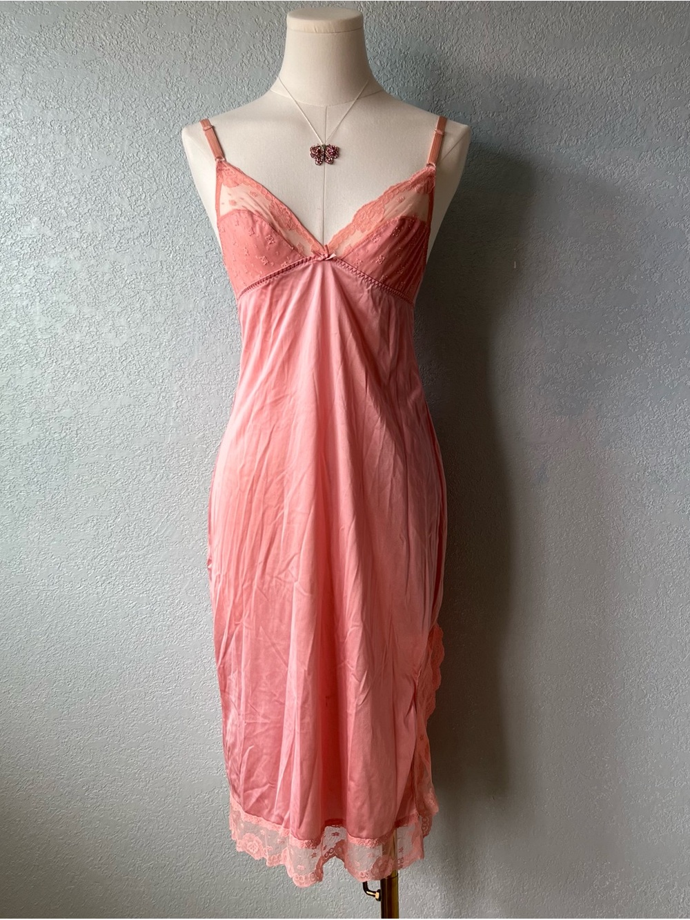 Vintage Vanity Fair Pink Lace Slip Dress Size 32 USA Made Nylon Nightgown